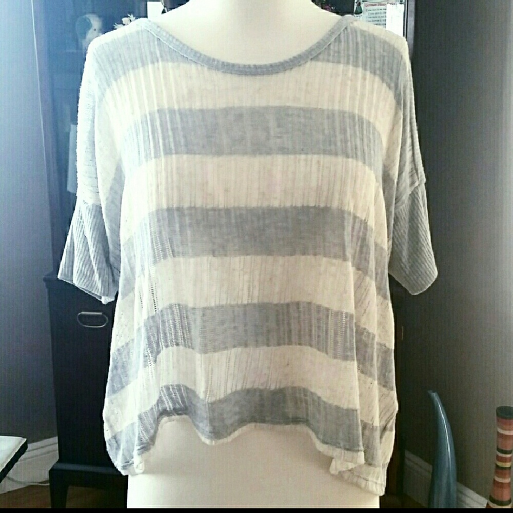NWT Julie's Closet Gray Ivory Hi Lo Sweater Top
